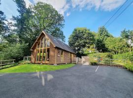 Swn Y Nant Lodge with hot tub Brecon, chal&eacute; alpino em Brecon