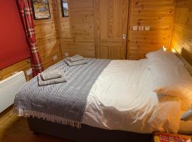 An Cabar - Cabin in Aviemore, Cairngorms NP, chalet de monta&ntilde;a en Aviemore