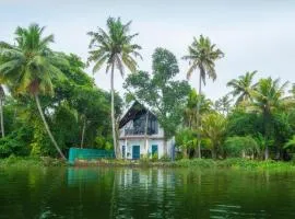 Lakefront 2BHK villa I A-frame balcony deck I BBQ grill I Hammock