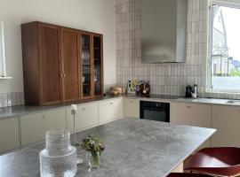 Modernt boende med perfekt läge i Jönköping, hotel v destinaci Jönköping