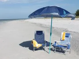 Close to Englewood and Boca Grande beach, monthly New Vacation Villa、イングルウッドのヴィラ