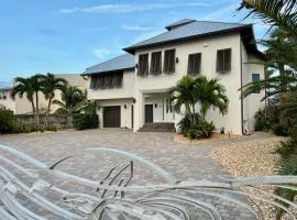 Oceanfront Paradise, Heated Pool, 2 Master Suites