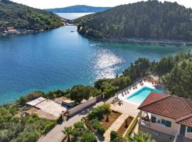 Dolphin House by the sea, ξενοδοχείο σε Porto Ozias