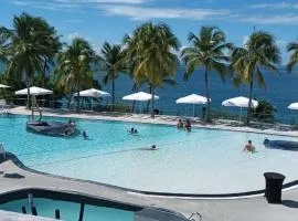 "Studio Bellevue" Terrasse et Deck vue mer-Accès piscine