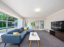 Spacious and Tranquil 4 Bed House Near UC