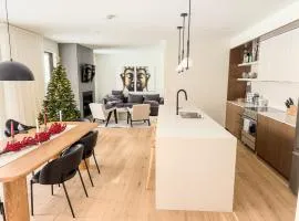 Ostrya Luxury Condo, Steps from the Slopes!