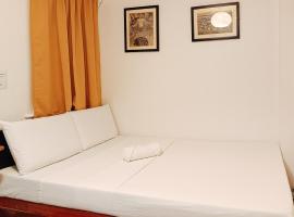 Hotel Elinas and Restaurant, hotel v destinaci Tuguegarao City