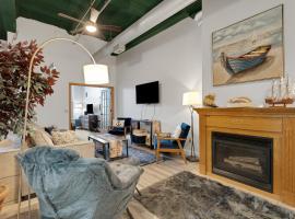 Pet-friendly, Ship View, Canal Park, Condo, Pool, condo in Duluth
