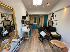 studio terrace swimming pool quiet expo park, παραθεριστική κατοικία σε Mauguio