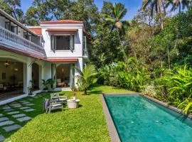 Villa Lluvia 5bhk-Huge Pvt Pool-Caretaker-Bathtub-Big Garden-Genset Backup- Siolim