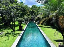 Large Private Villa, central Seminyak, Bali