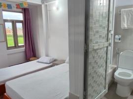 Community Holiday Inn, hotel v destinaci Panaoti