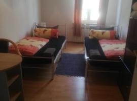 Das orange - weisse Zimmer, Hotel in Altenstadt