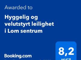 Hyggelig og velutstyrt leilighet i Lom sentrum, hotel sa Lom