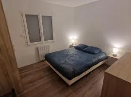 Studio Renard quartier marais, terrasse en rez de jardin, matelas confort