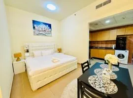 Premium Large Studio in Hamilton residency business bay Marasi Drive Dubai