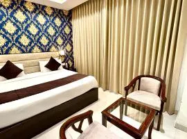 Hotel Lycoris Zirakpur Chandigarh !! Main Highway Hotel ! Lift ! Large Parking ! Premium AC Rooms ! Traveler choice