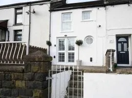 Bay Tree Cottage Rhondda Valley By StayStaycations