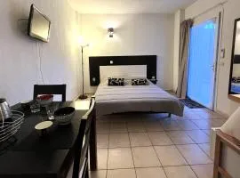 Studio avec piscine SAINT FLORENT FLOJ04