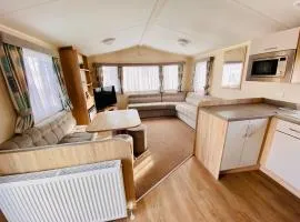 GWENNAP RETREAT - 3 bedroom self catering caravan close to Porth beach