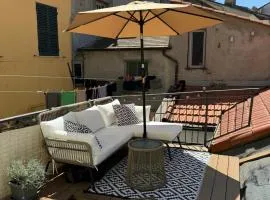 Terrazza sui tetti a un passo dal mare