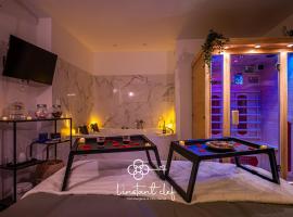 Love au Mans - Sauna et Jacuzzi inclus, kh&aacute;ch sạn c&oacute; bồn tắm n&oacute;ng ở Le Mans