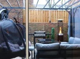 HouseSleep14-FreeP-Garden-Bbq-Patio-PoolTable