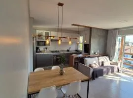 Casa no segundo andar na Praia da Cal com ar e sacada