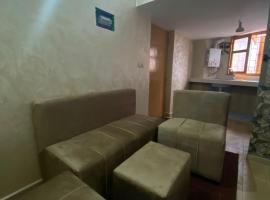 Entire studio close to Sale, Marina, beach and transportation, ξενοδοχείο σε Sale