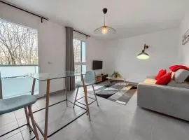 Studio Lumineux Avec Balcon