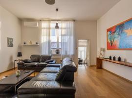 Leopold Appartementen & studio's, хотел в Синт-Тройден