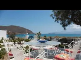 Lovely House Infront Of The Beach In Molos