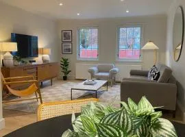 Spacious 2-bed with Free Parking