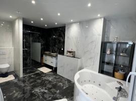 Magnifique appartement, hotel v destinaci Faverolles-sur-Cher