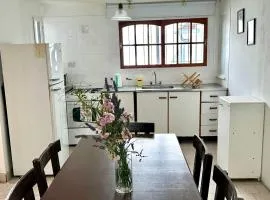 Casa 3 DORM, esquina céntrica pax7