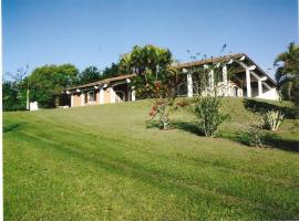 Chacara Casa de Campo, hotel en Tietê