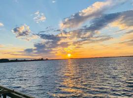 Hostel Che Camb&aacute;، بيت ضيافة في كولونيا كارلوس بيليجريني