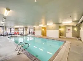 Walk to Lake Chelan Condo with Pool Access