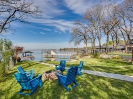 Dock and Fire Pit Lakefront Gun Barrel City Getaway, hotel v destinaci Gun Barrel City