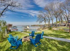 Dock and Fire Pit Lakefront Gun Barrel City Getaway