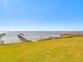 Bayfront Home in Pace with Dock and Hot Tub, Near Ramp