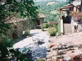 Agriturismo Il Monte - Piscina tra gli Ulivi, Maneggio con Cavalli e WIFI