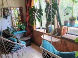Habitación cómoda, con estacionamiento
