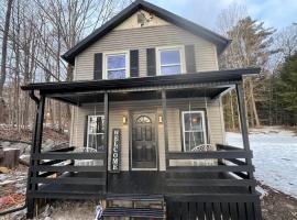 Twin Pines Lake Resort 1, ξενοδοχείο σε Northville