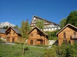 Chalet with shuttle bus to the ski lift