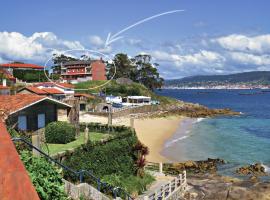 Apartamentos Sinás Playa, hotel en Raxó