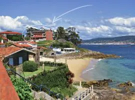 Apartamentos Sinás Playa