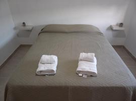 Departamentos TUNQUELEN, hotel em Río Colorado