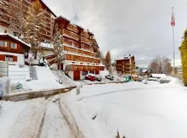 Apartment in central location with views