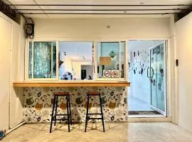 MoMoYa House